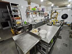 Waterloo Street (D7), Retail #613967801